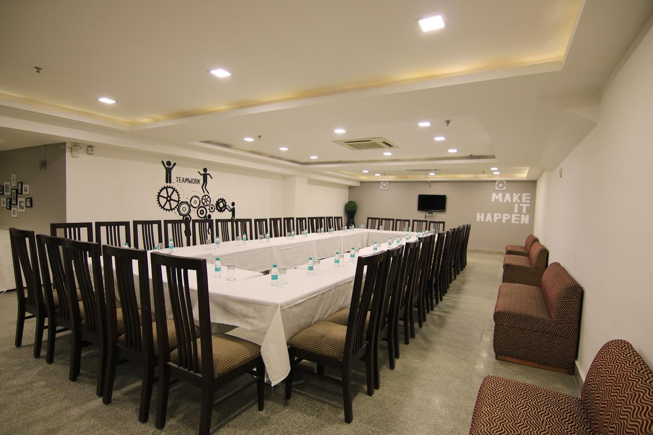 Grand Imperial Hotel New Delhi Exterior photo