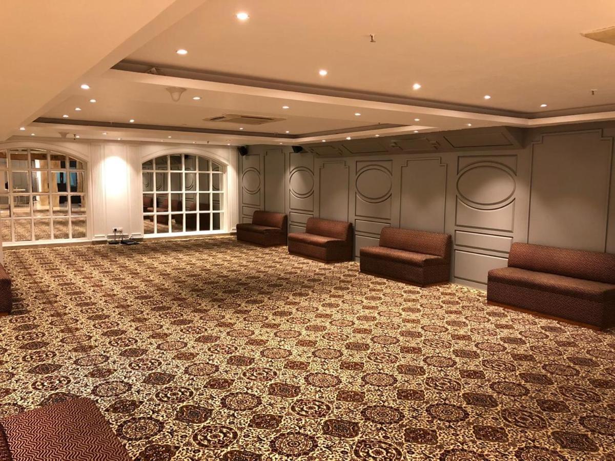 Grand Imperial Hotel New Delhi Exterior photo